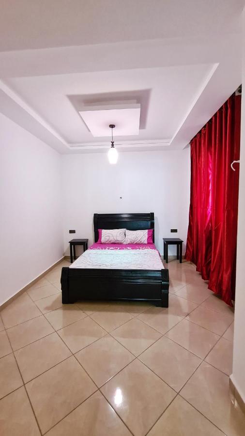 Enjoy Your Vacation Here, 1 Min To The Beach, Only For Families !! Martil Luaran gambar